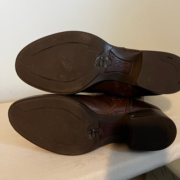 Ariat “York” Two Tone Equestrian Style Boot - Picture 4 of 4